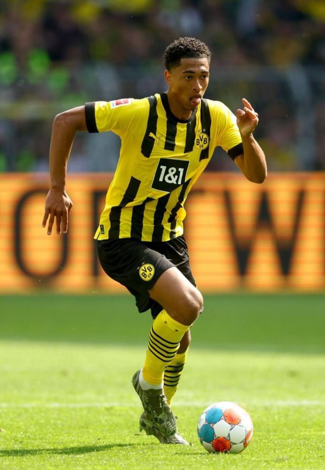 媒体人：邓涵文与云南玉昆更接近，重庆和铁人也有想法